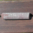 Unpolierter Massagestab aus Porphyr, 7 cm lang