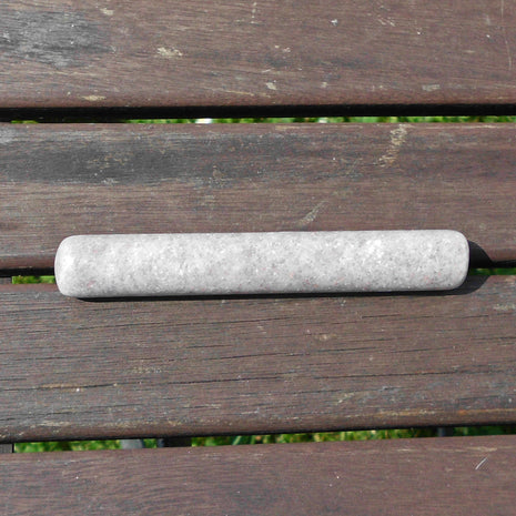 Polierter Massagestab aus Quarz, 11,5 cm, Unikat