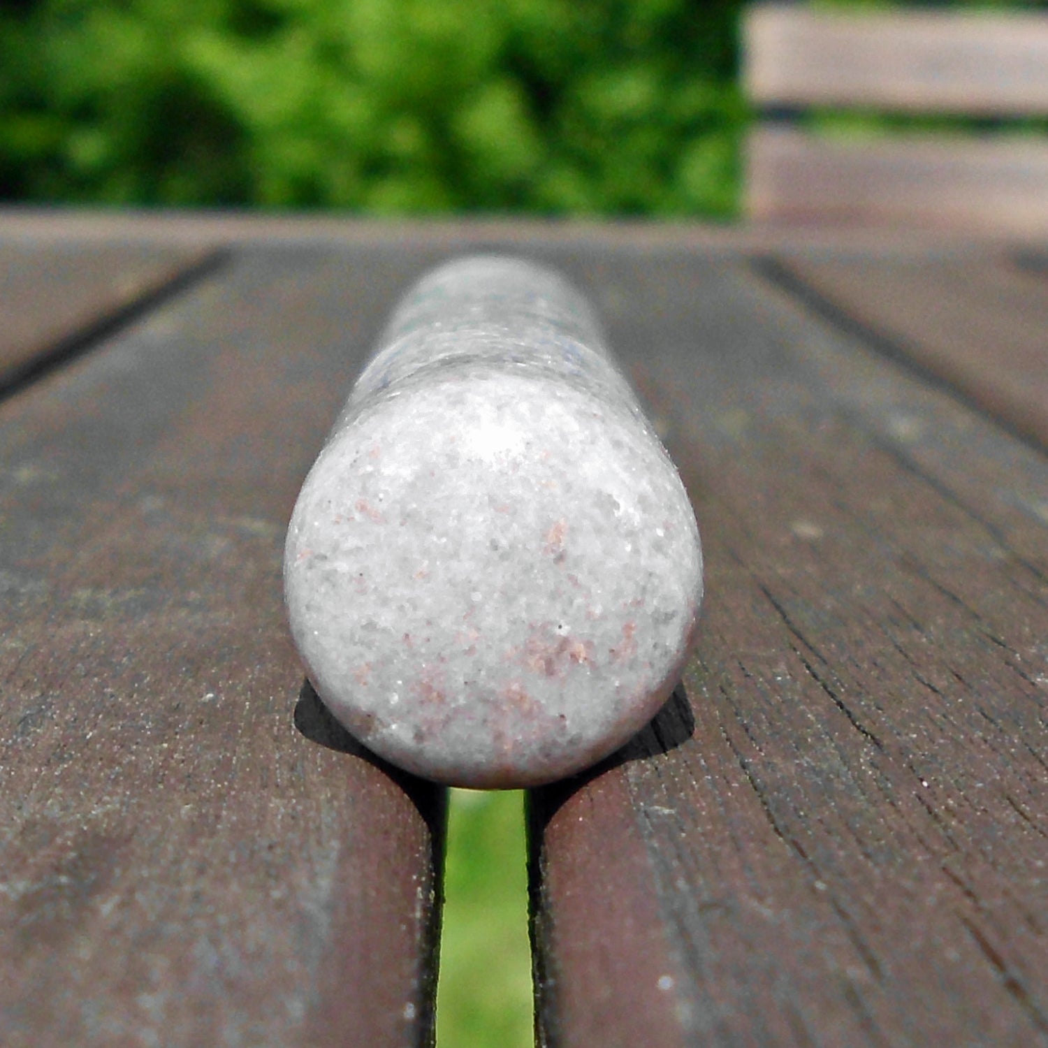 Polierter Massagestab aus Quarz, 11,5 cm, Unikat