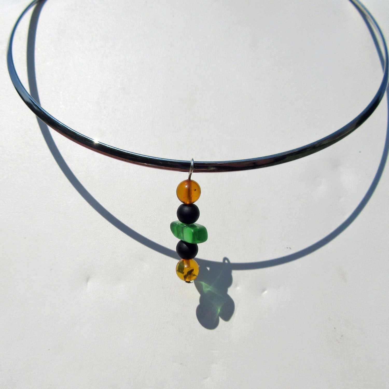 Einzelstück: Anhänger aus Seeglas und Bernstein von Rügen