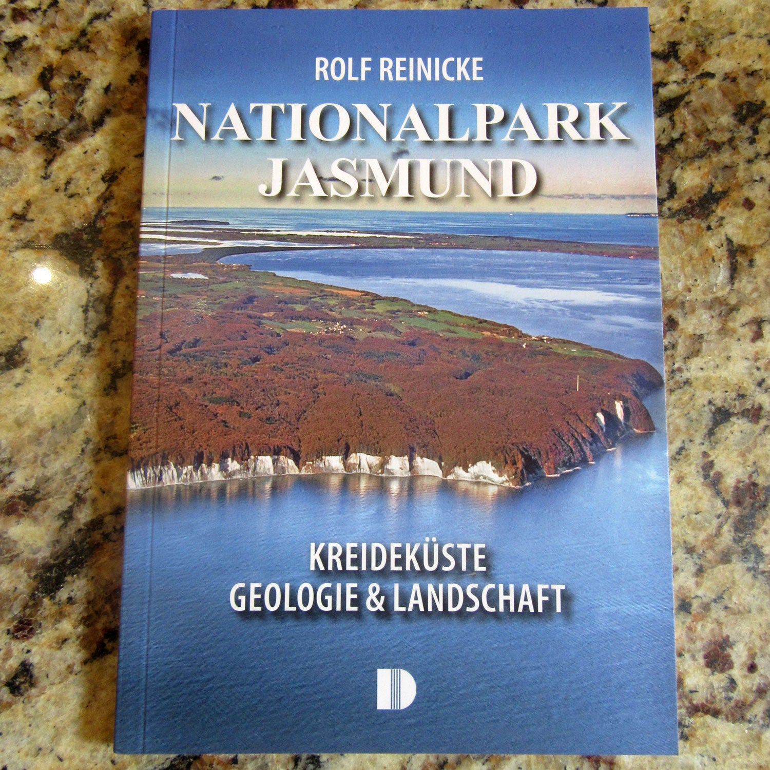 Ring aus Bernstein von der Ostsee-Insel Rügen