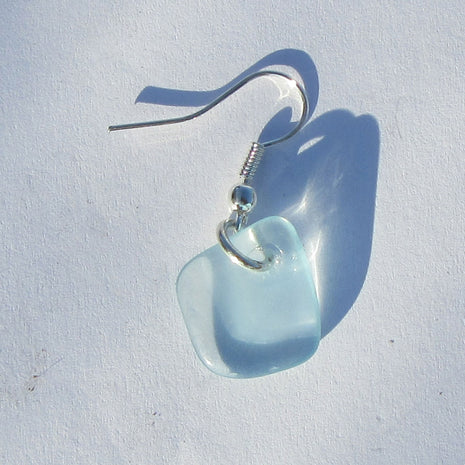 Ohrhänger aus Seeglas in Weiß und Türkis, Unikat