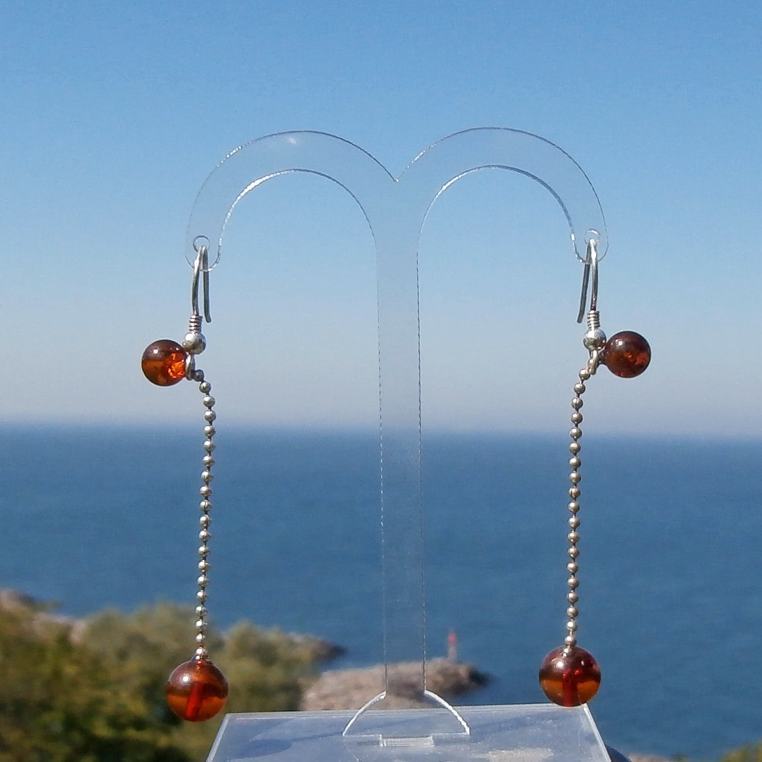 Einzigartige Ohrhänger aus Bernstein und Silber