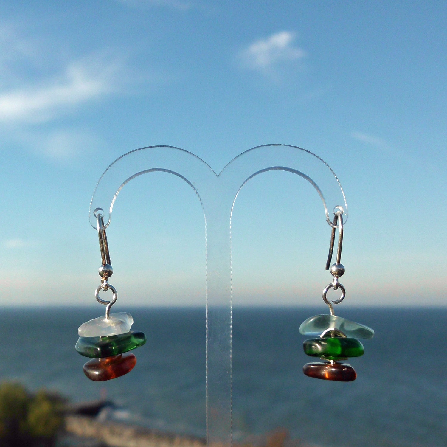 Ohrhänger aus buntem Seeglas mit gebürstetem Silber