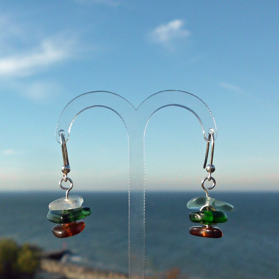 Ohrhänger aus buntem Seeglas mit gebürstetem Silber