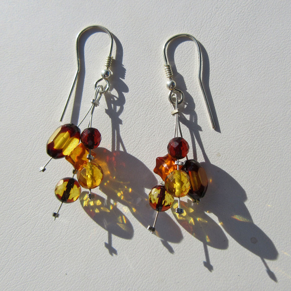 Ohrhänger aus Silber mit 5 polierten Bernsteinen, Unikat