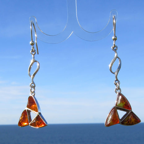Edle Ohrhänger aus Silber und kognacfarbenem Bernstein
