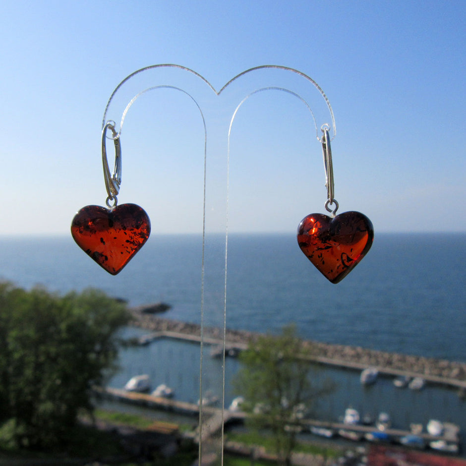 Ohrhänger aus 925er Silber mit kognakfarbenem Bernsteinherz