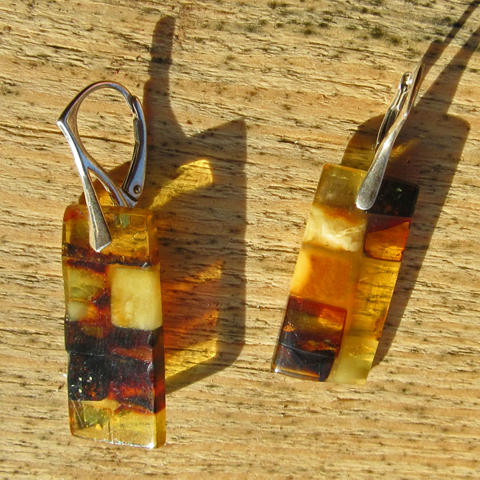 Einzelstück: Ohrhänger aus Mosaikbernstein und Silber