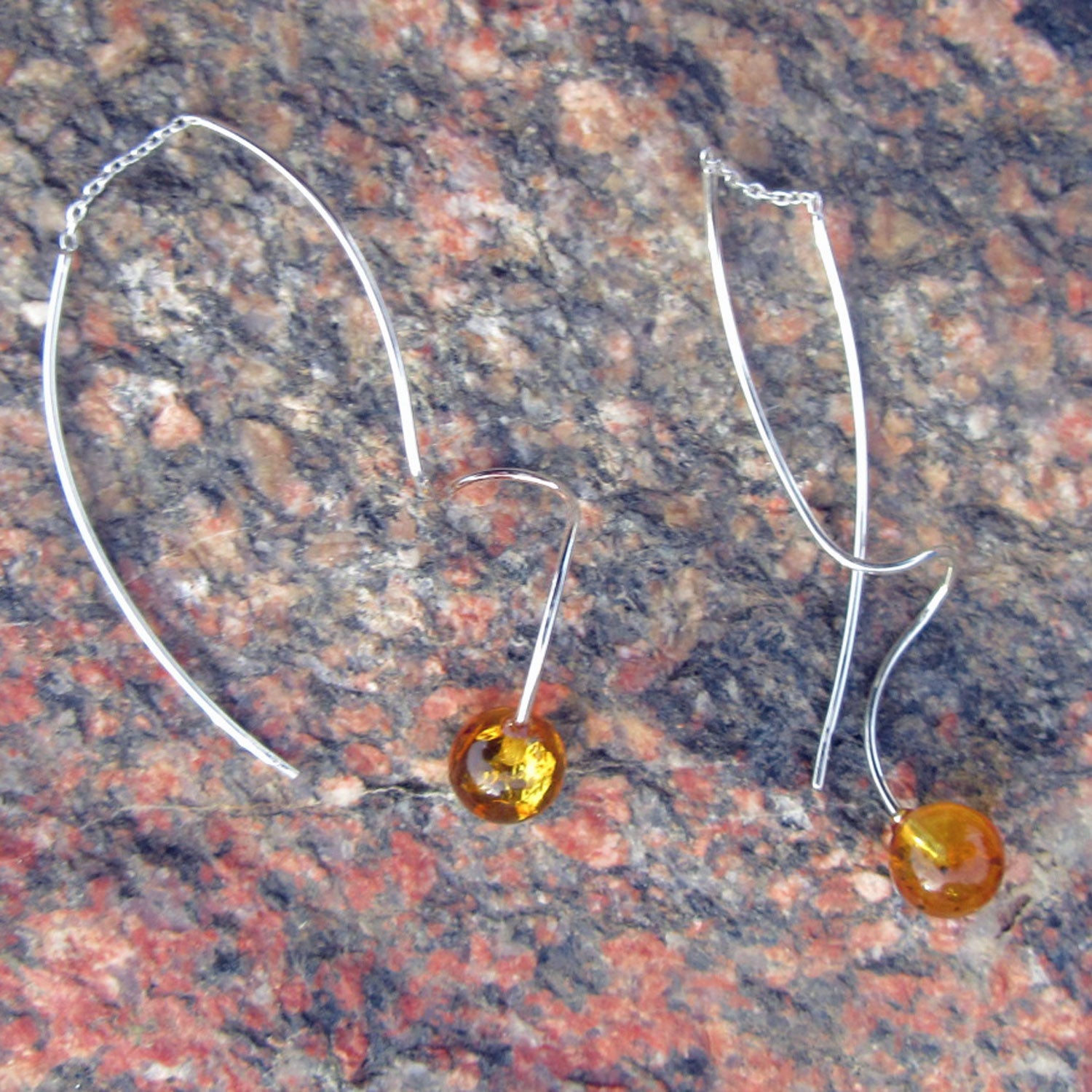 Extravagante Ohrhänger aus Bernstein und Silber