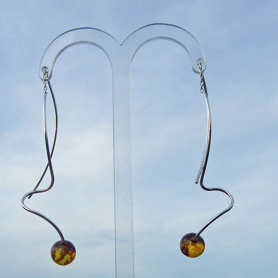 Extravagante Ohrhänger aus Bernstein und Silber