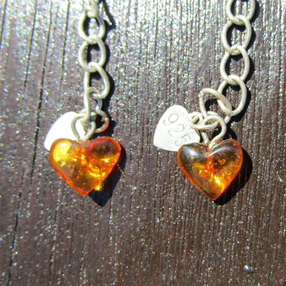 Edle Ohrhänger aus Bernstein und Silberherzen