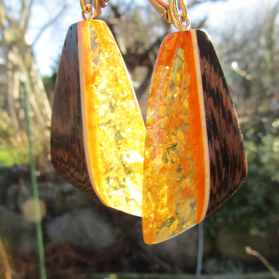 Einzigartige Ohrhänger aus Bernstein und Holz, leicht und stilvoll