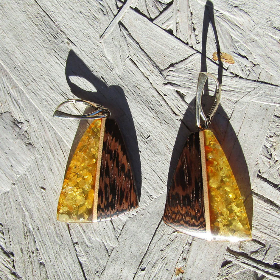 Einzigartige Ohrhänger aus Bernstein und Holz, leicht und stilvoll
