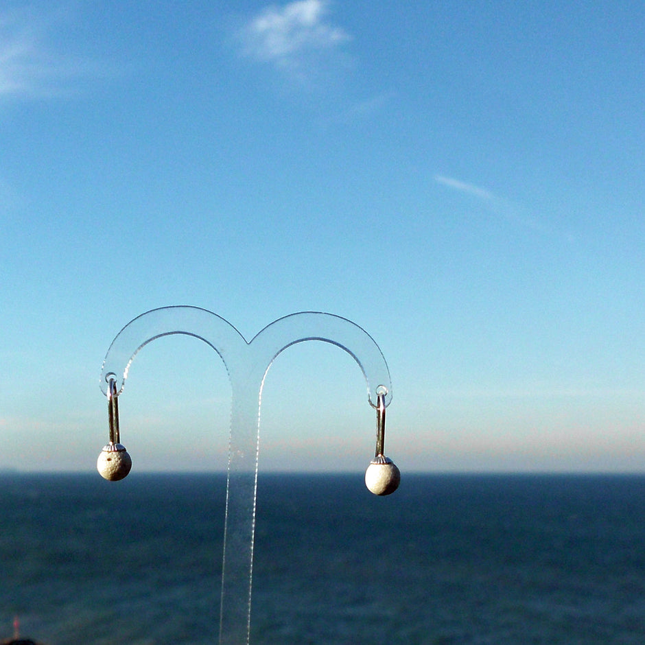 Ohrhänger aus Kalkschwämmen von der Ostsee-Insel Rügen
