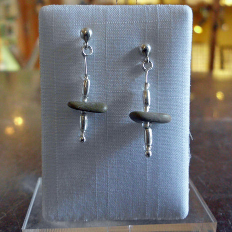 Ohrstecker aus Kiesel und Silber - Unikat von Rügen