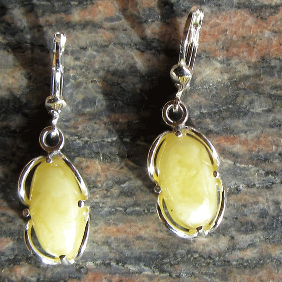 Edelstein-Ohrhänger aus Bernstein in Silber gefasst