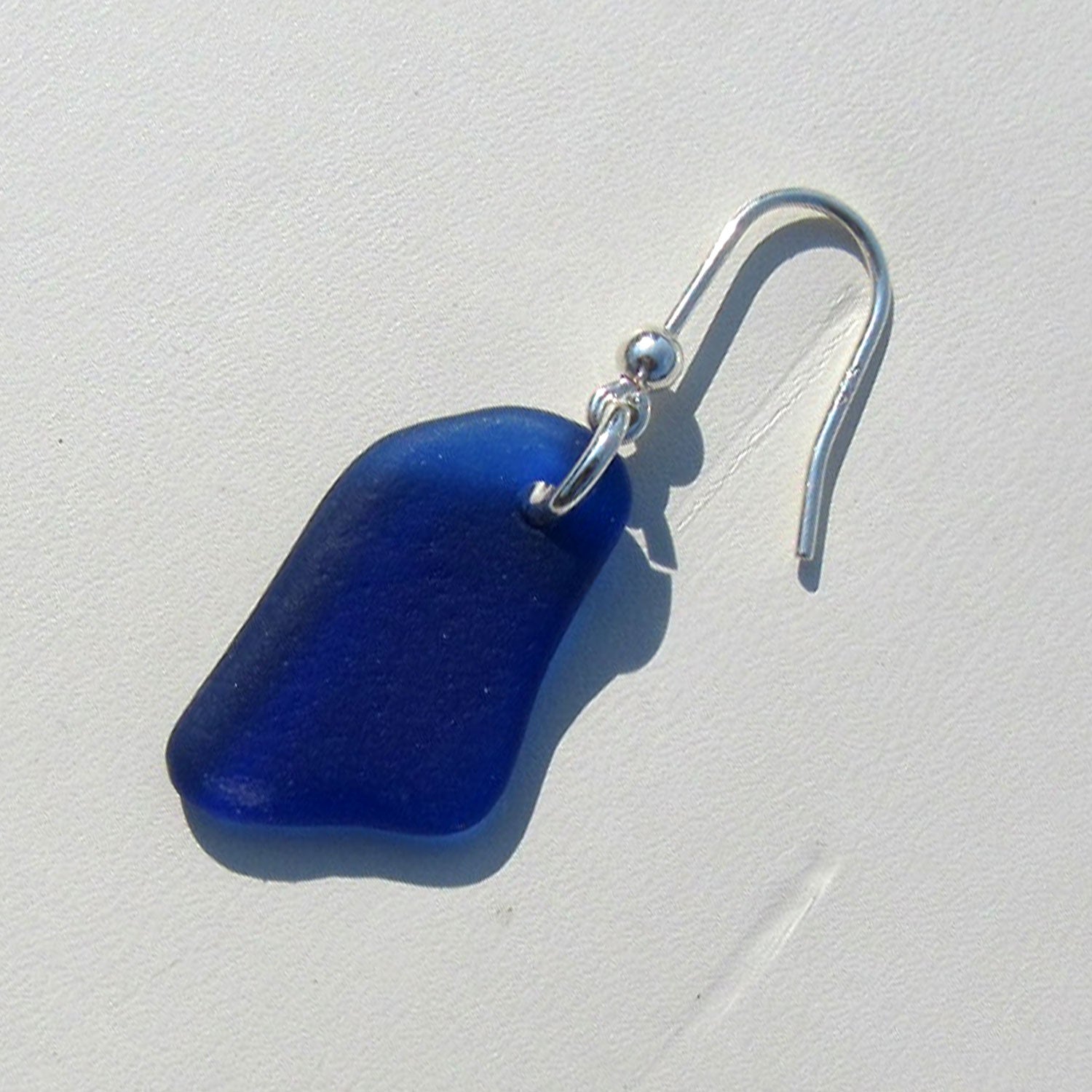 Ohrhänger aus blauem Seeglas und Silber (925)