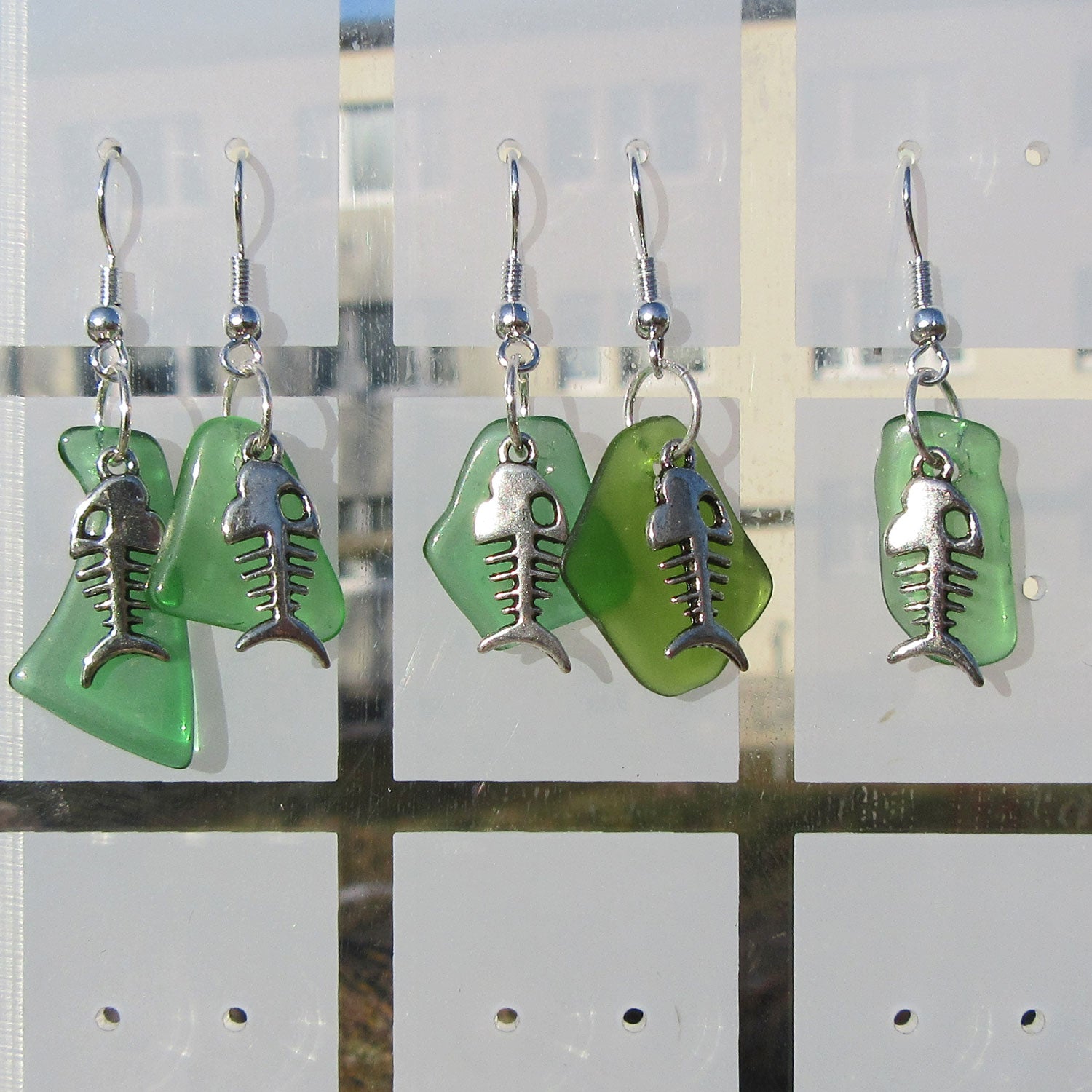 Ohrhänger aus Seeglas und Fischgräte, Unikat