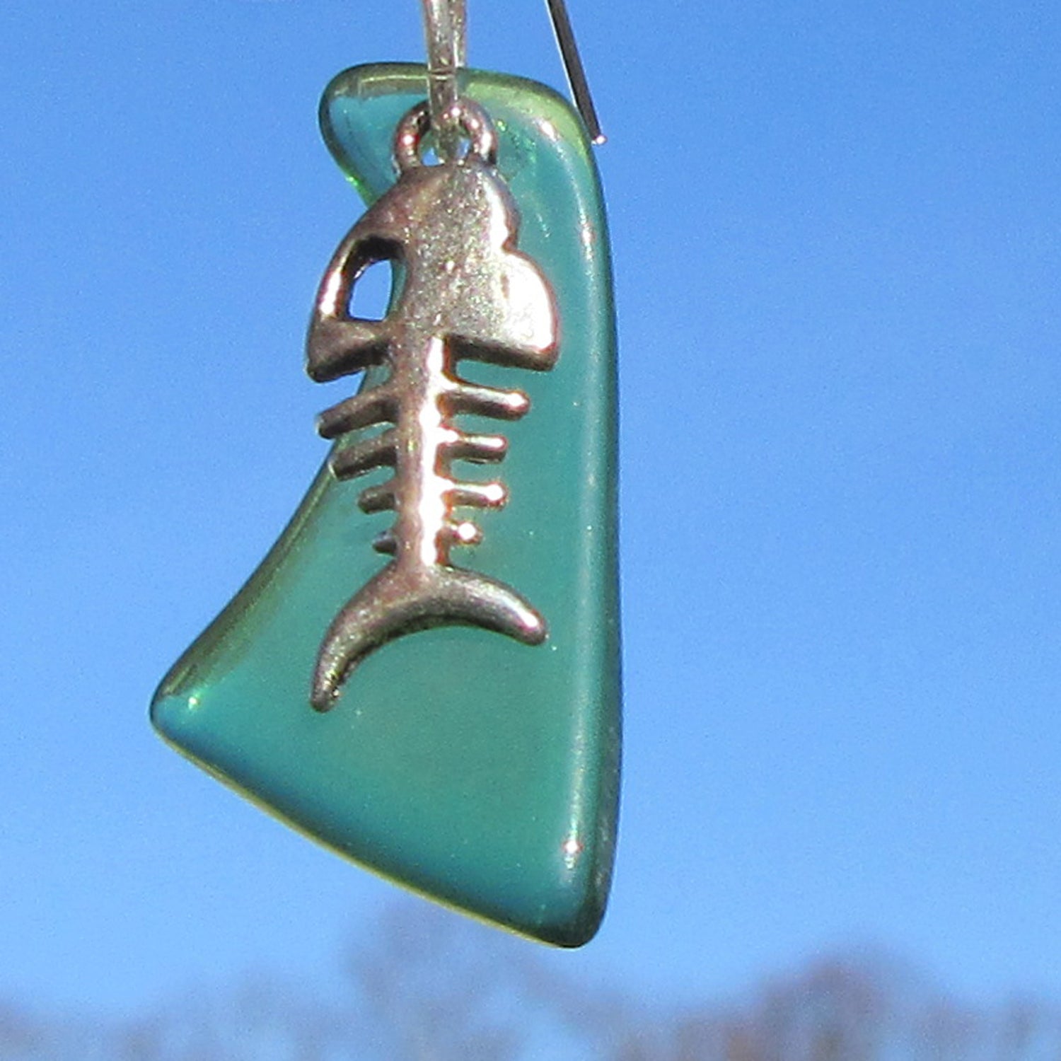 Ohrhänger aus Seeglas und Fischgräte, Unikat