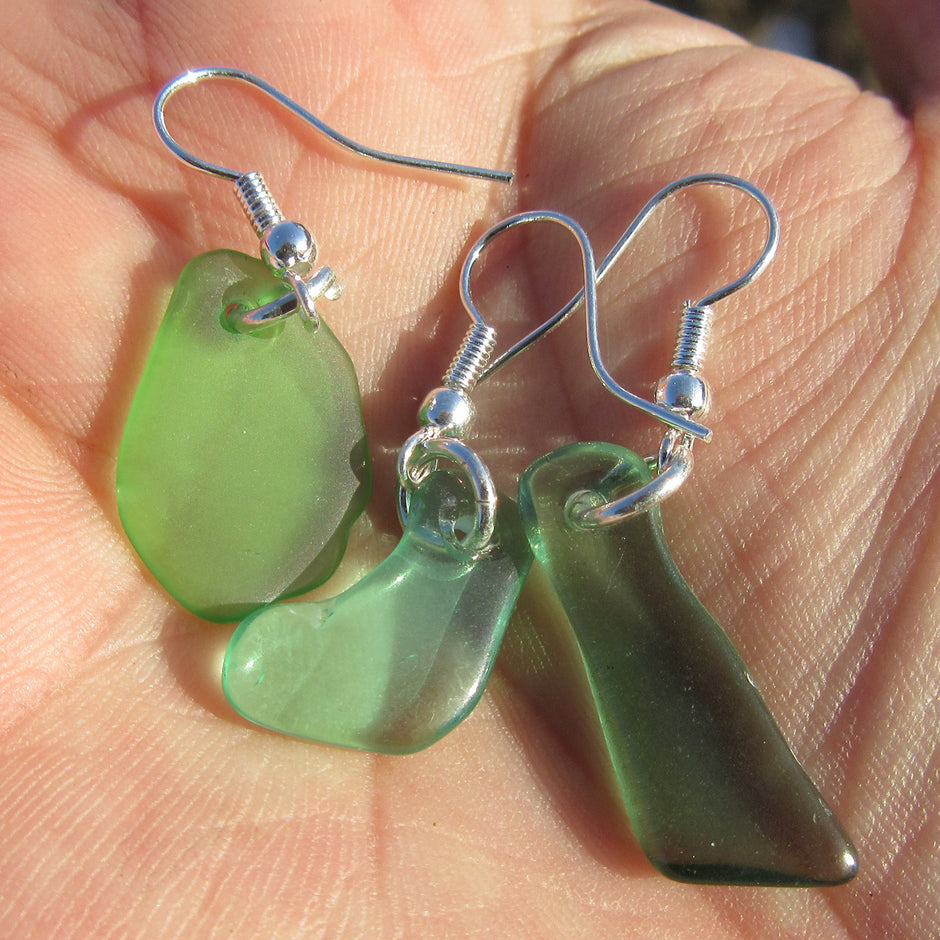 Ohrhänger aus grünem Seeglas und Silber, Unikat