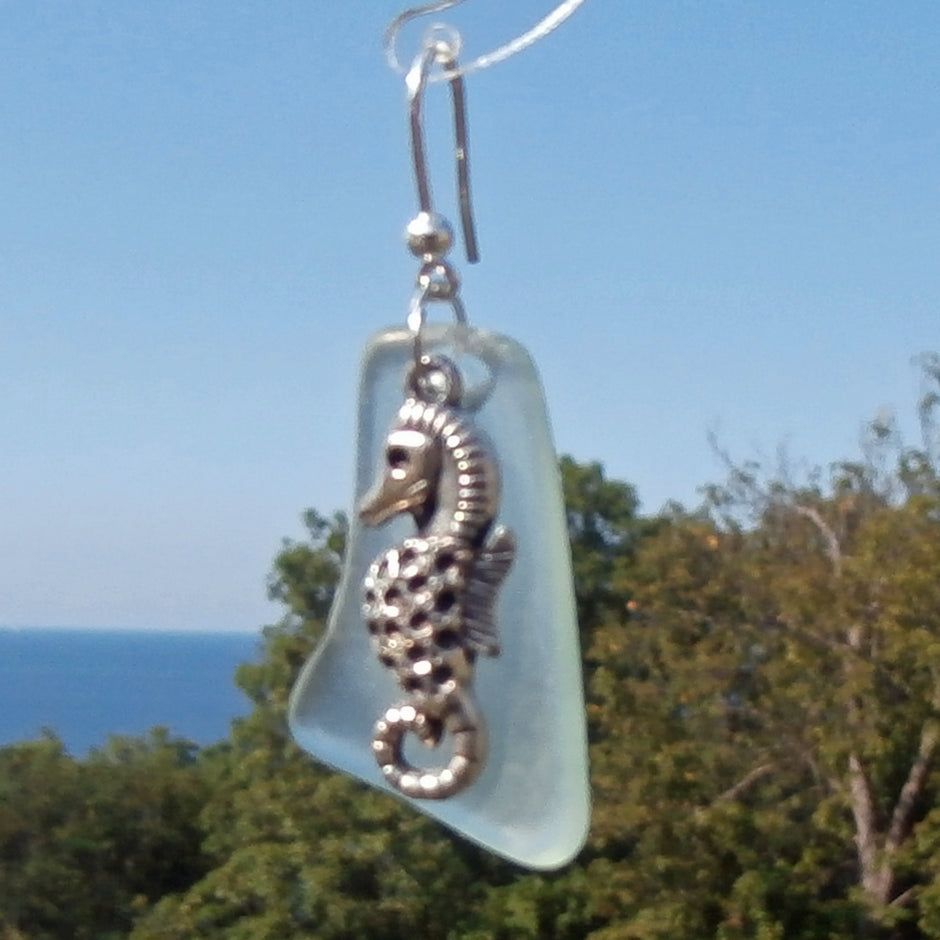 Ohrhänger aus Seeglas mit Seepferdchen, 4,8 cm
