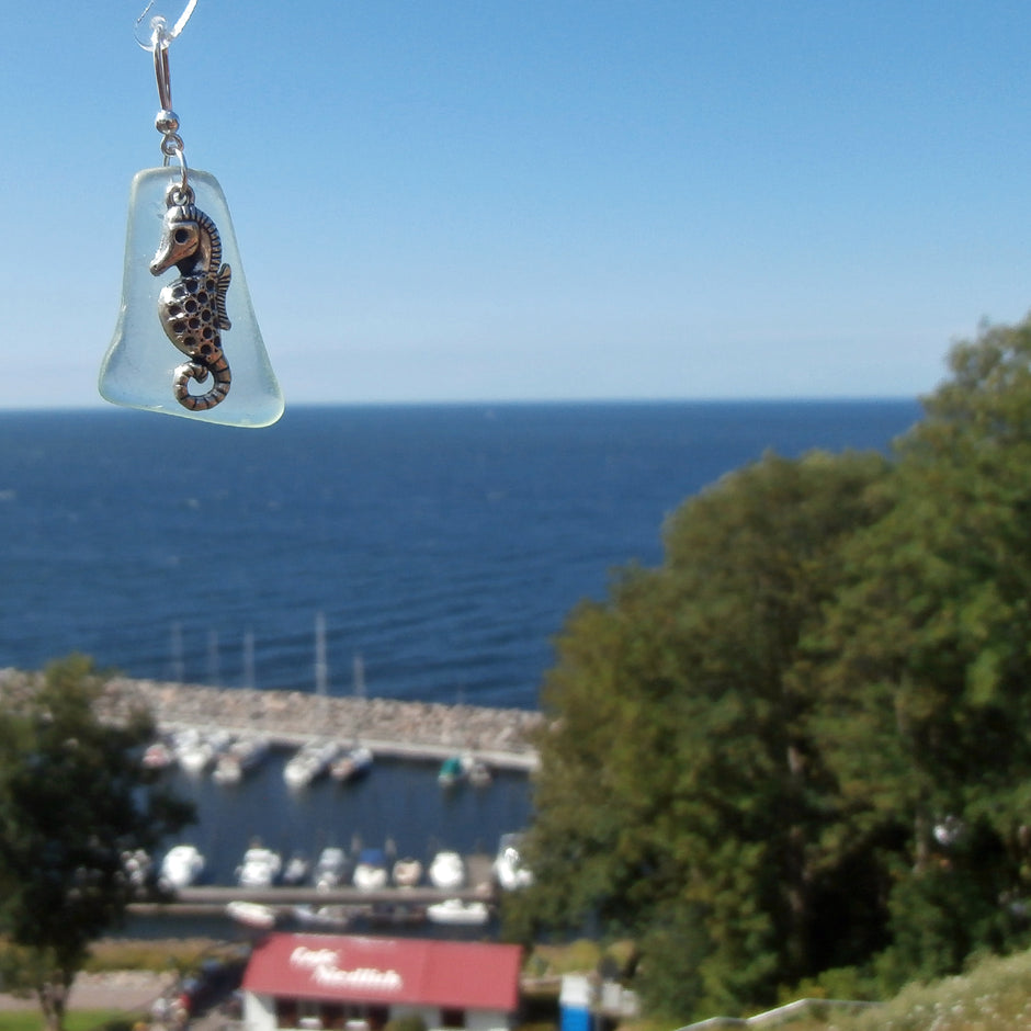 Ohrhänger aus Seeglas mit Seepferdchen, 4,8 cm