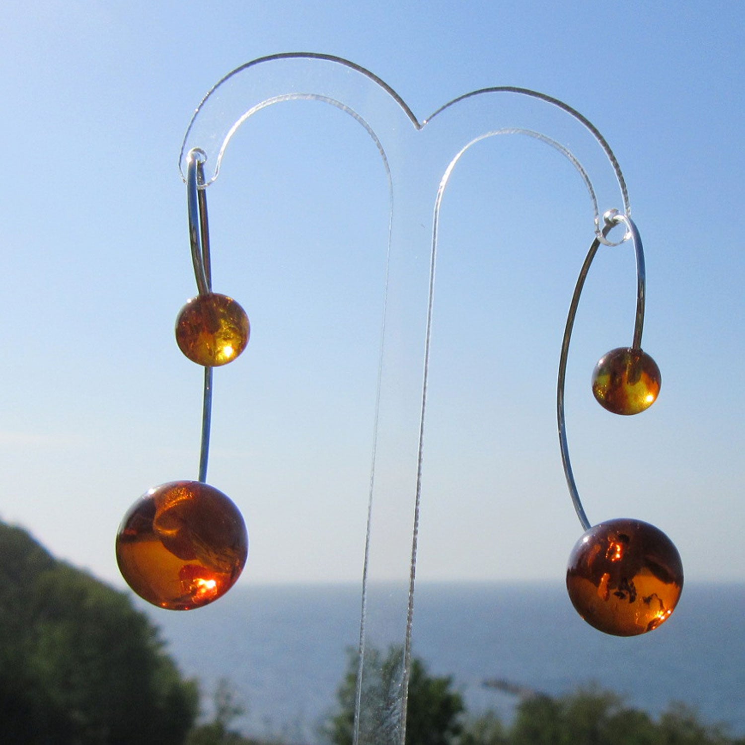 Bernstein-Ohrhänger mit großen und kleinen Perlen, Unikat