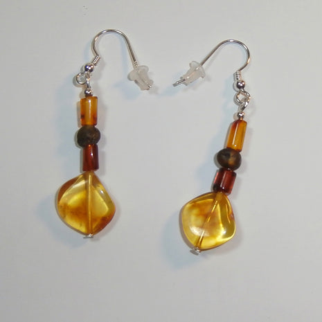 Ohrhänger aus Silber mit 4 kleinen Bernsteinen, Unikat