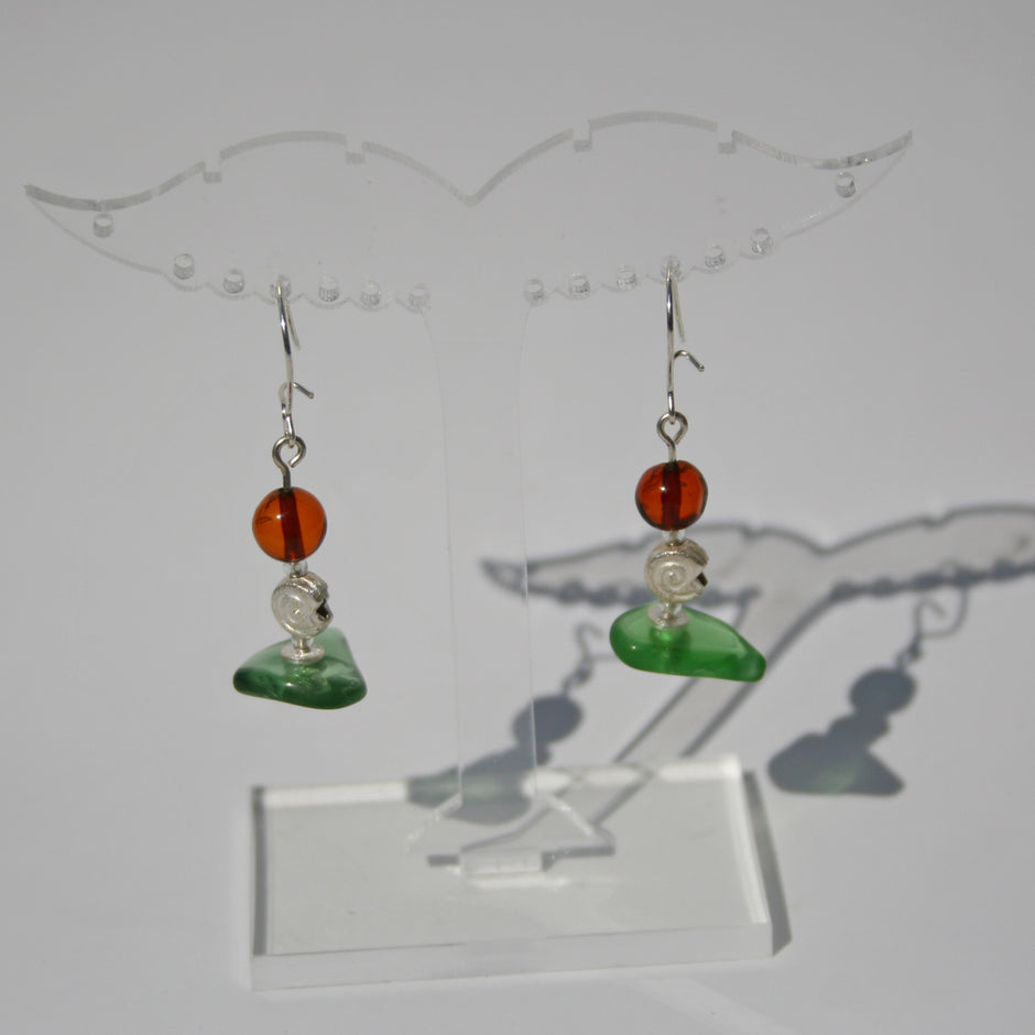 Ohrhänger Schnecke aus Bernstein und Seeglas