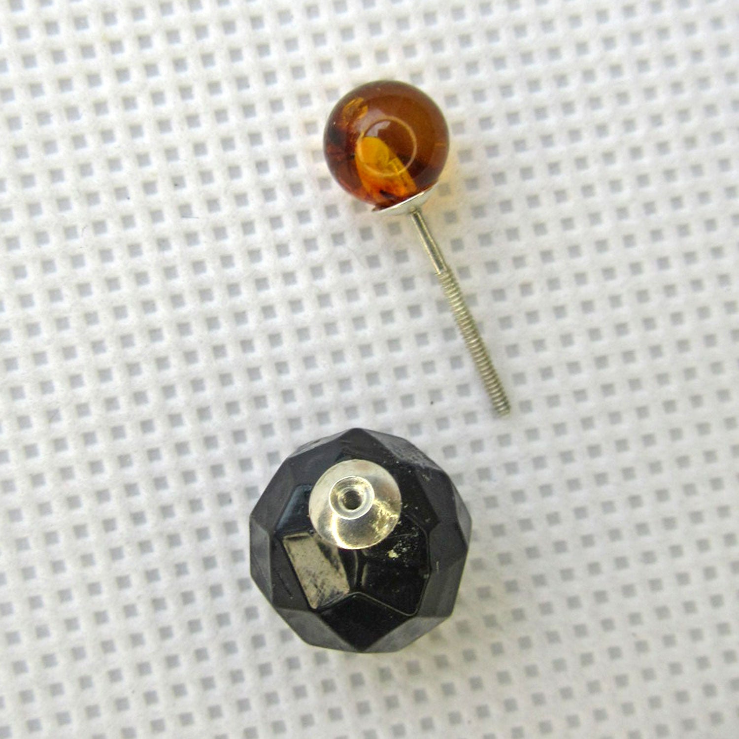 Ohrstecker aus Bernstein in kirschrot und cognac, Unikat