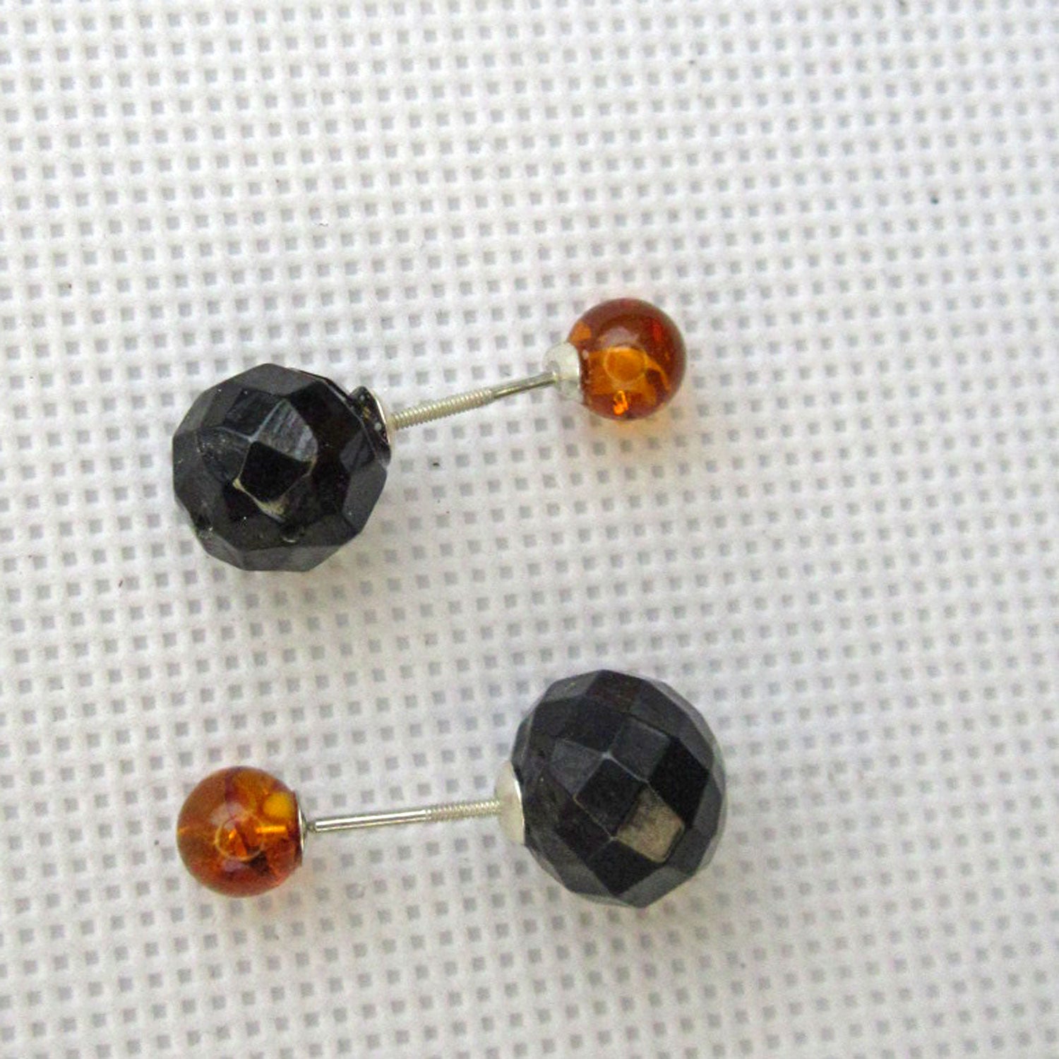 Ohrstecker aus Bernstein in kirschrot und cognac, Unikat