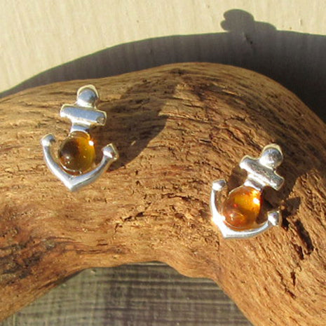 Ohrstecker Anker mit goldfarbener Bernsteinperle, Unikat