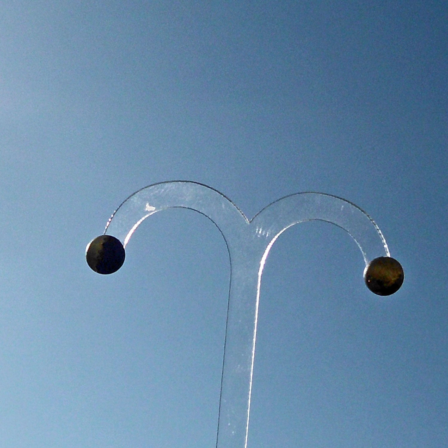 Ohrstecker aus unpoliertem Moorbernstein, Silber 925