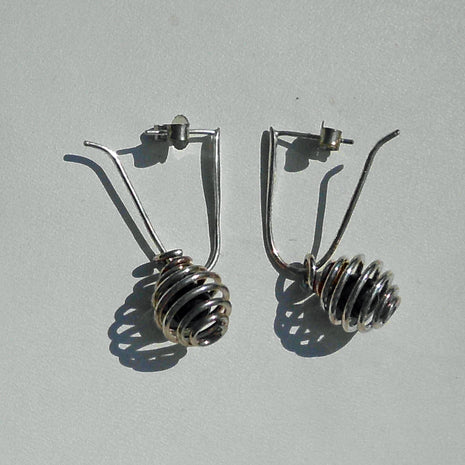 Ohrstecker Feuerstein in spiralisierter Form