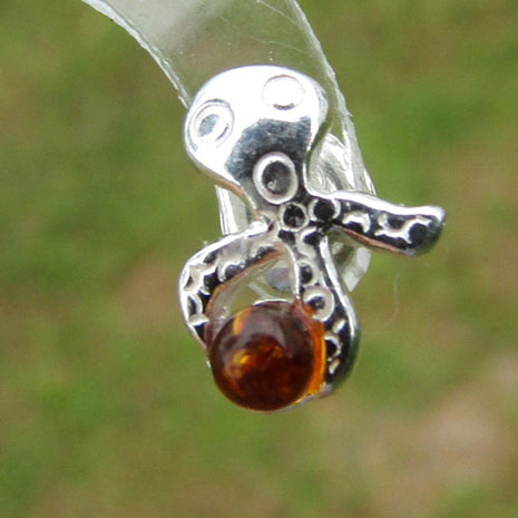 Ohrstecker Krake mit kognacfarbenem Bernstein