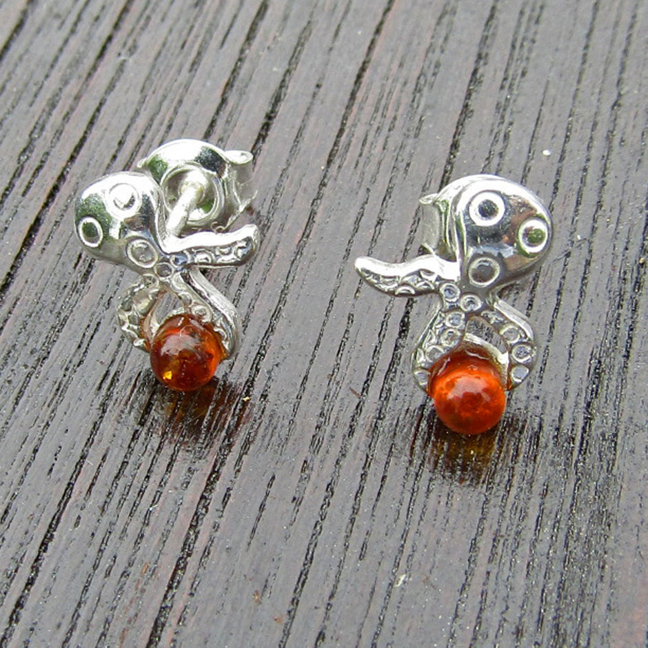 Ohrstecker Krake mit kognacfarbenem Bernstein