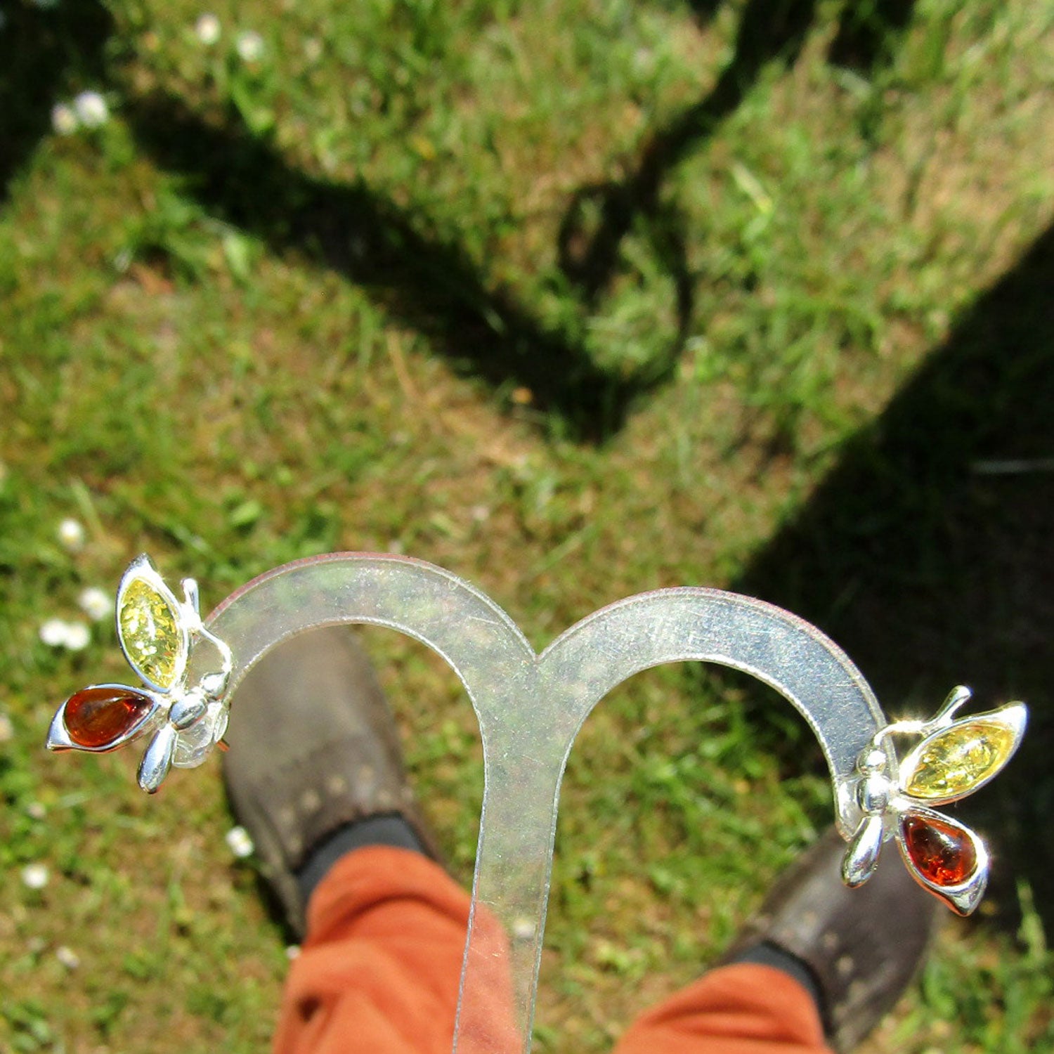 Ohrstecker Schmetterling aus Bernstein und Silber 925