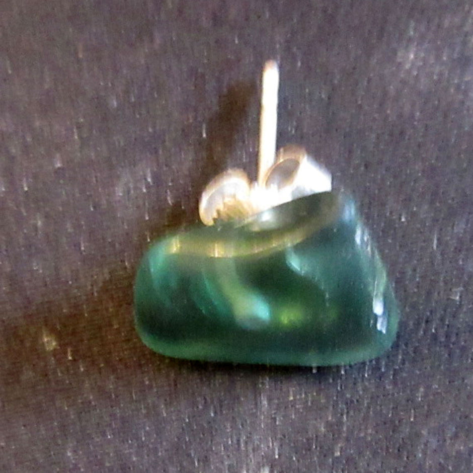 Ohrstecker aus grünem Seeglas und Silber, Unikat