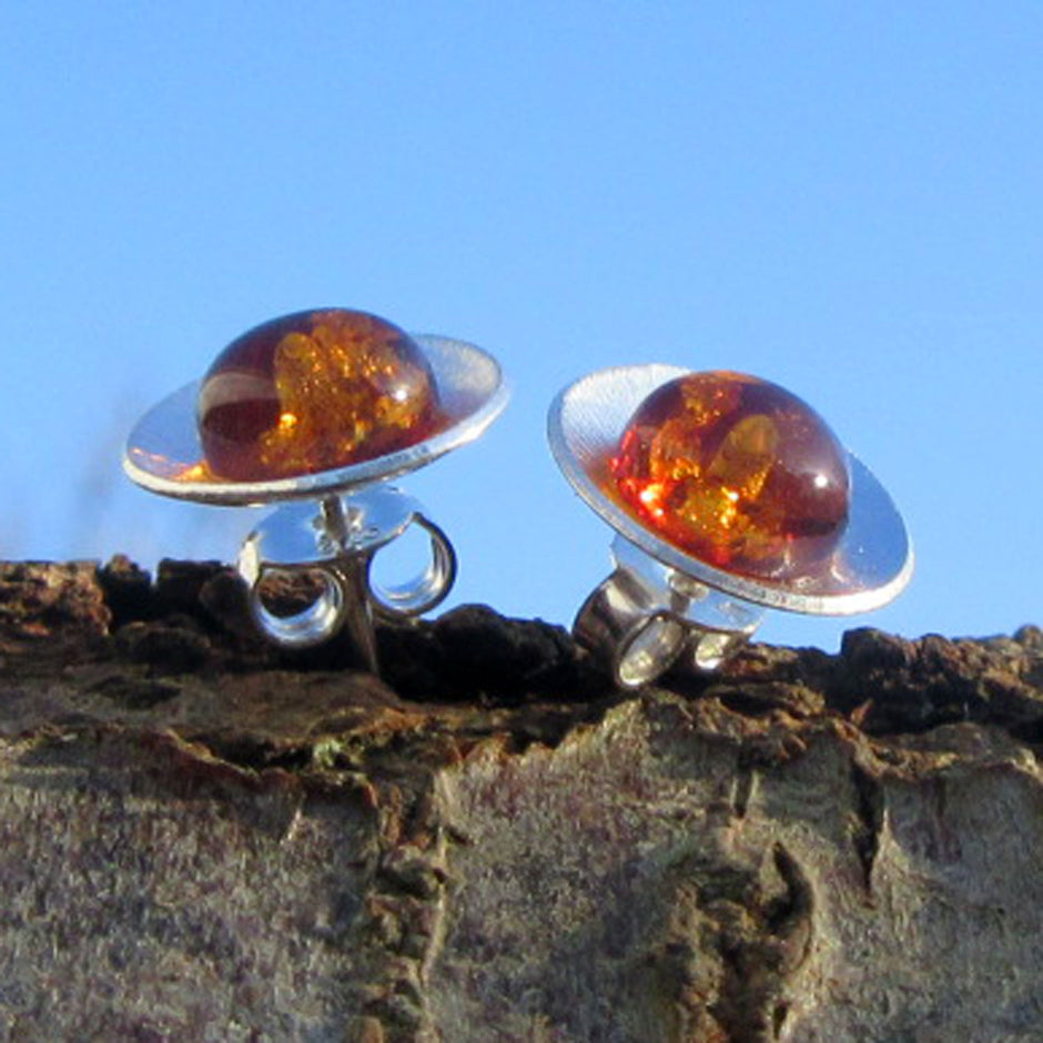 Ohrstecker aus 925er Silber mit sonnengelben Bernstein