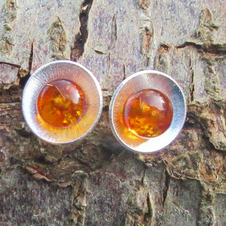 Ohrstecker aus 925er Silber mit sonnengelben Bernstein