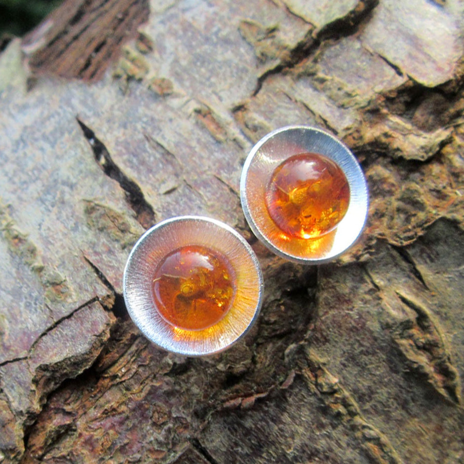 Ohrstecker aus 925er Silber mit sonnengelben Bernstein