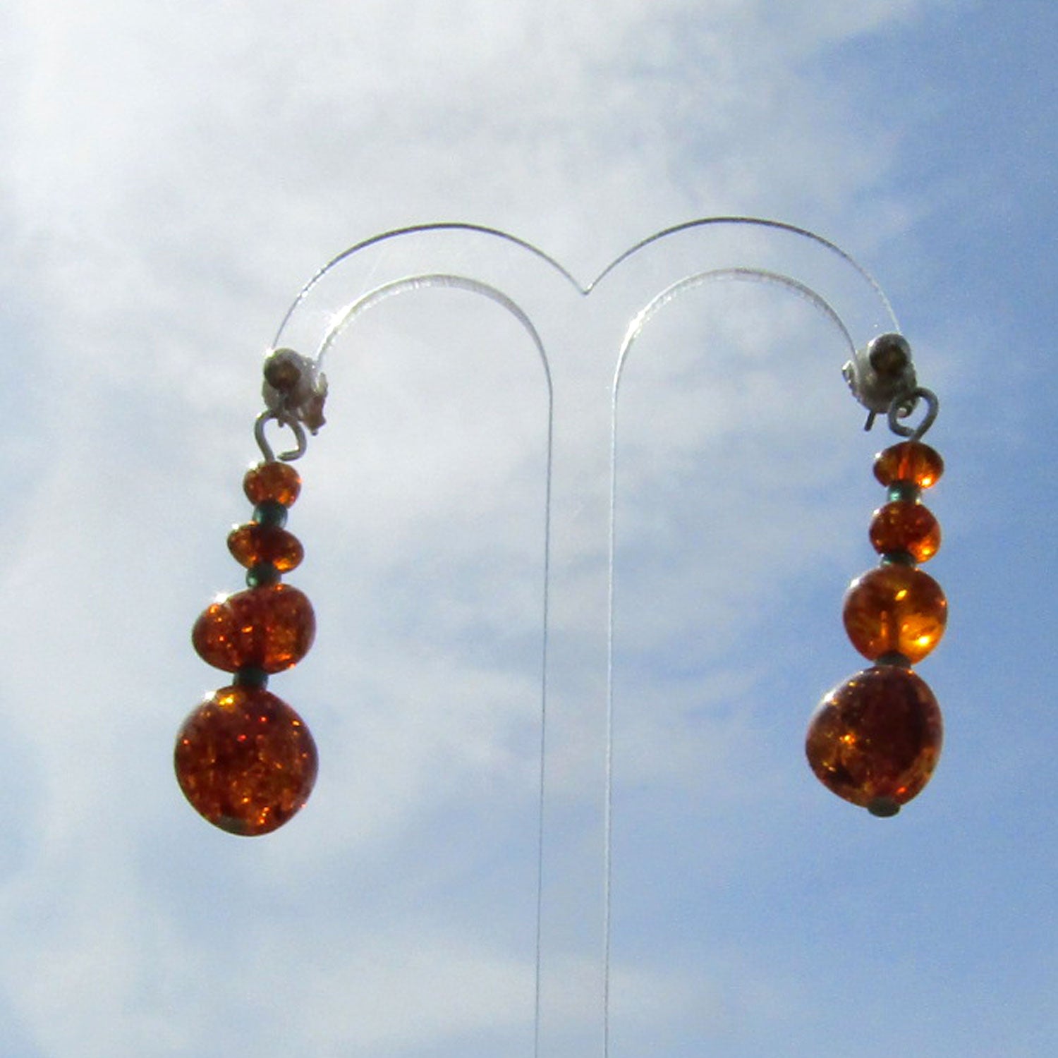 Lange Ohrstecker aus Bernstein und böhmischem Glas