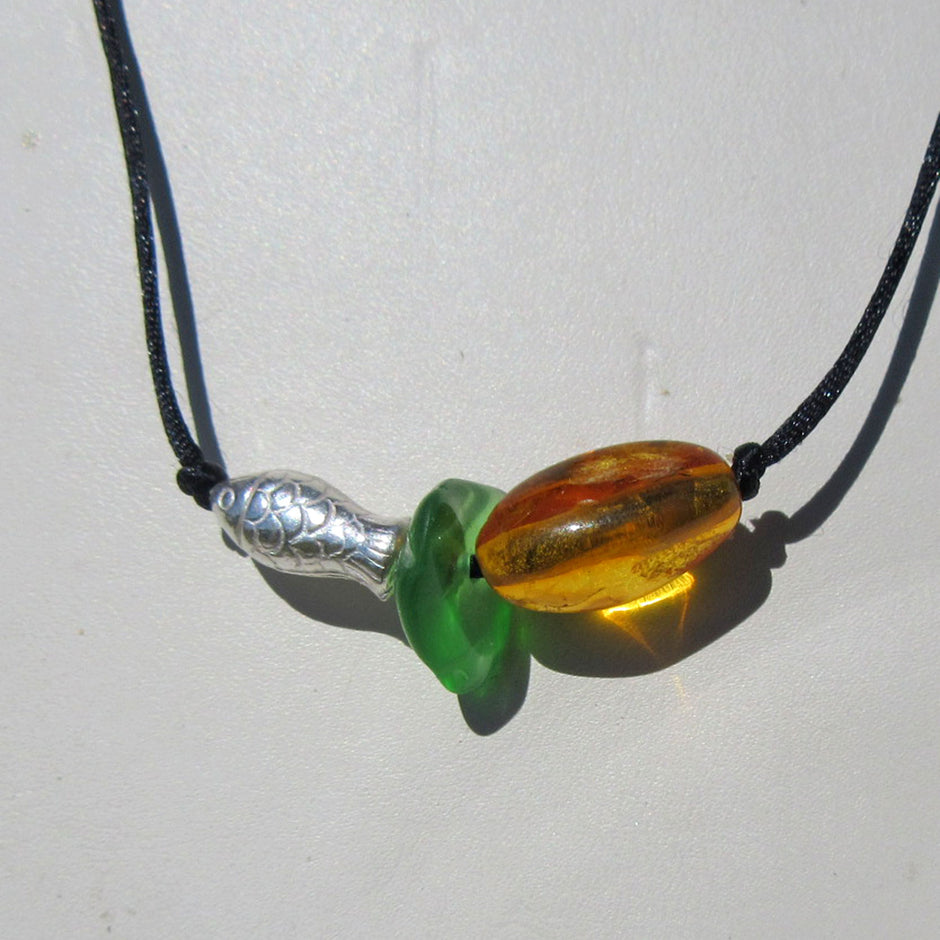 Schicke Kette aus Bernstein und Seeglas, Unikat