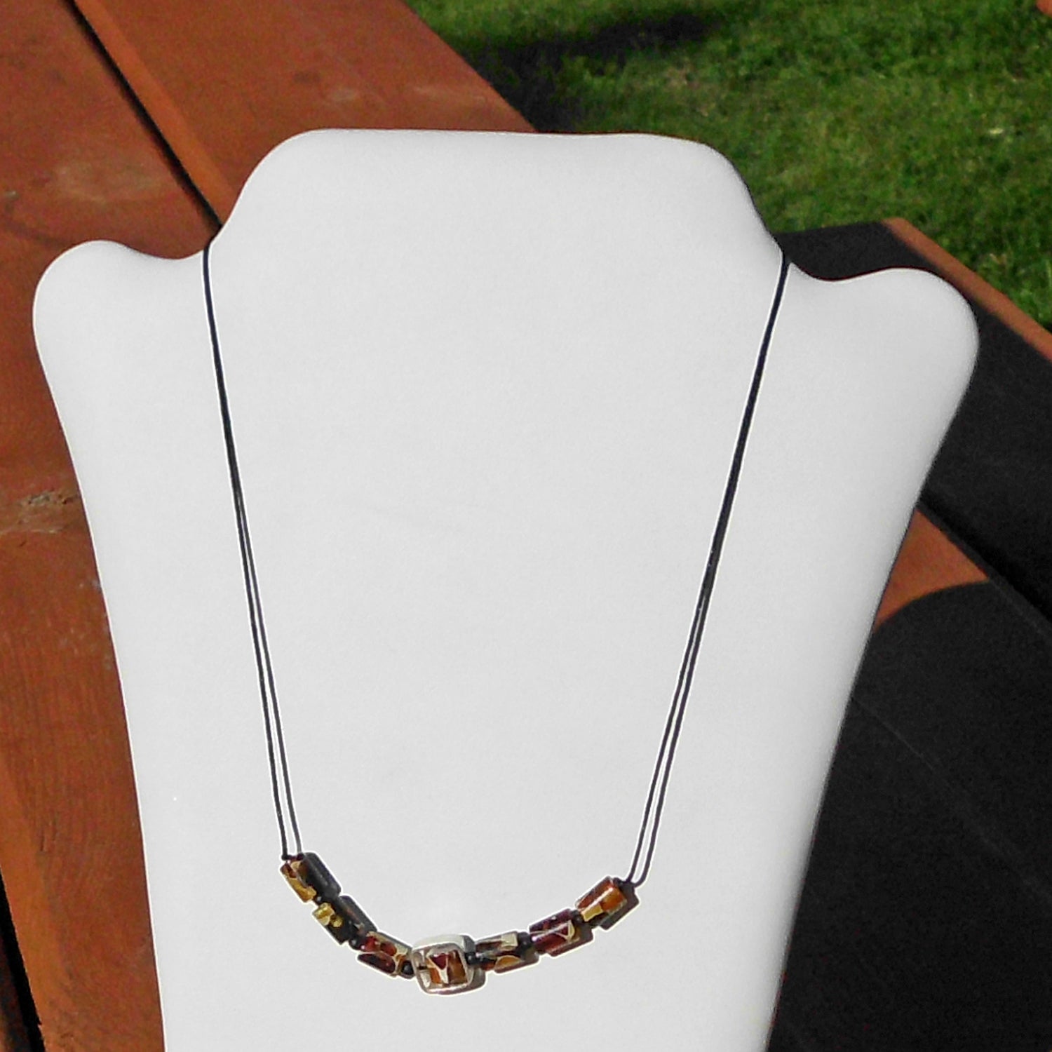 Edles Collier aus Mosaikbernstein und 925er Silber