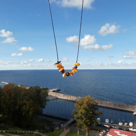 Collier aus poliertem Bernstein – Einzigartig und zeitlos