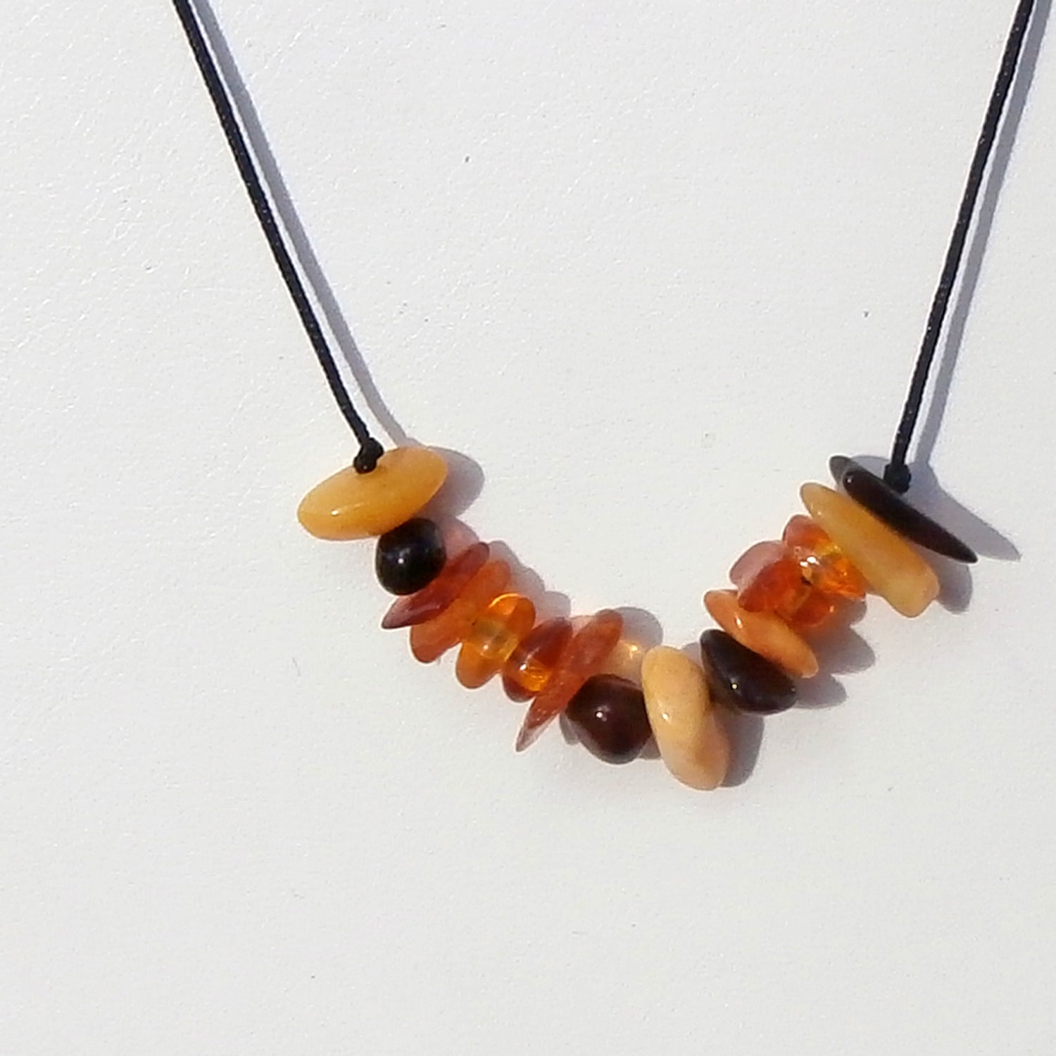 Collier aus poliertem Bernstein – Einzigartig und zeitlos