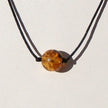Collier mit einzigartiger Bernsteinperle und Silber