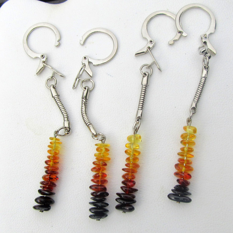 Schöner Schlüsselanhänger mit verschiedenfarbigen Bernsteinen