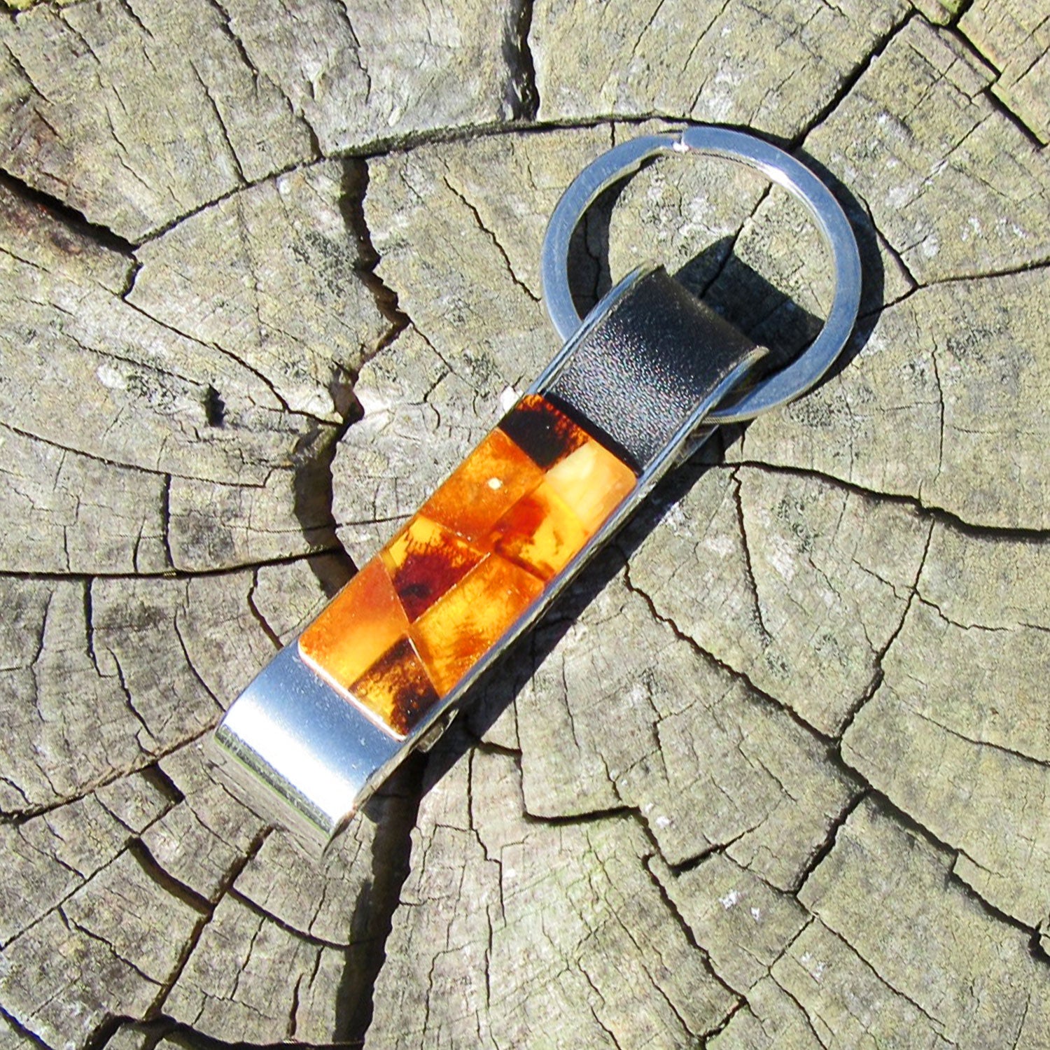 Edler Schlüsselanhänger mit Bernsteinintarsien mit Kapselheber